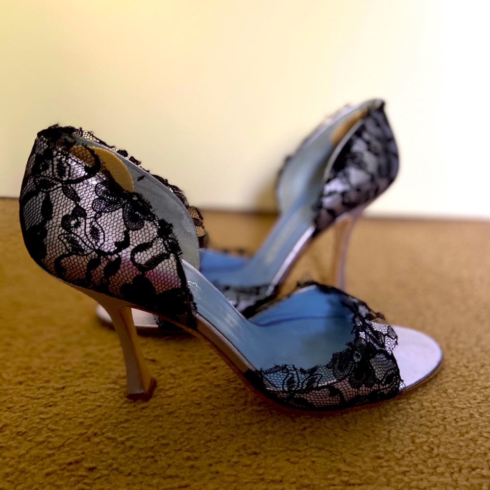 Ashley Dearborn low heels